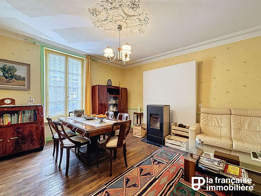 Maison à SAINT-MEEN-LE-GRAND