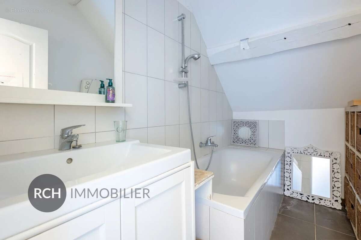 Maison à BAZAINVILLE