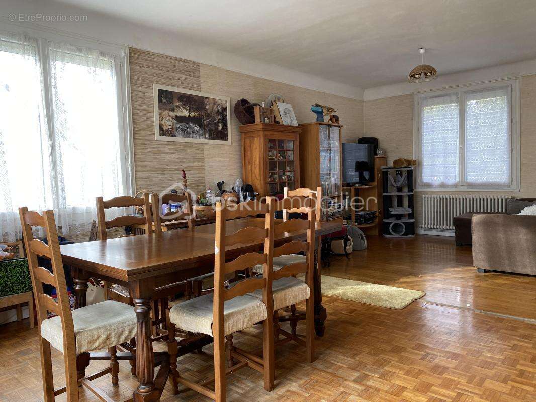 Maison à SAINTRY-SUR-SEINE