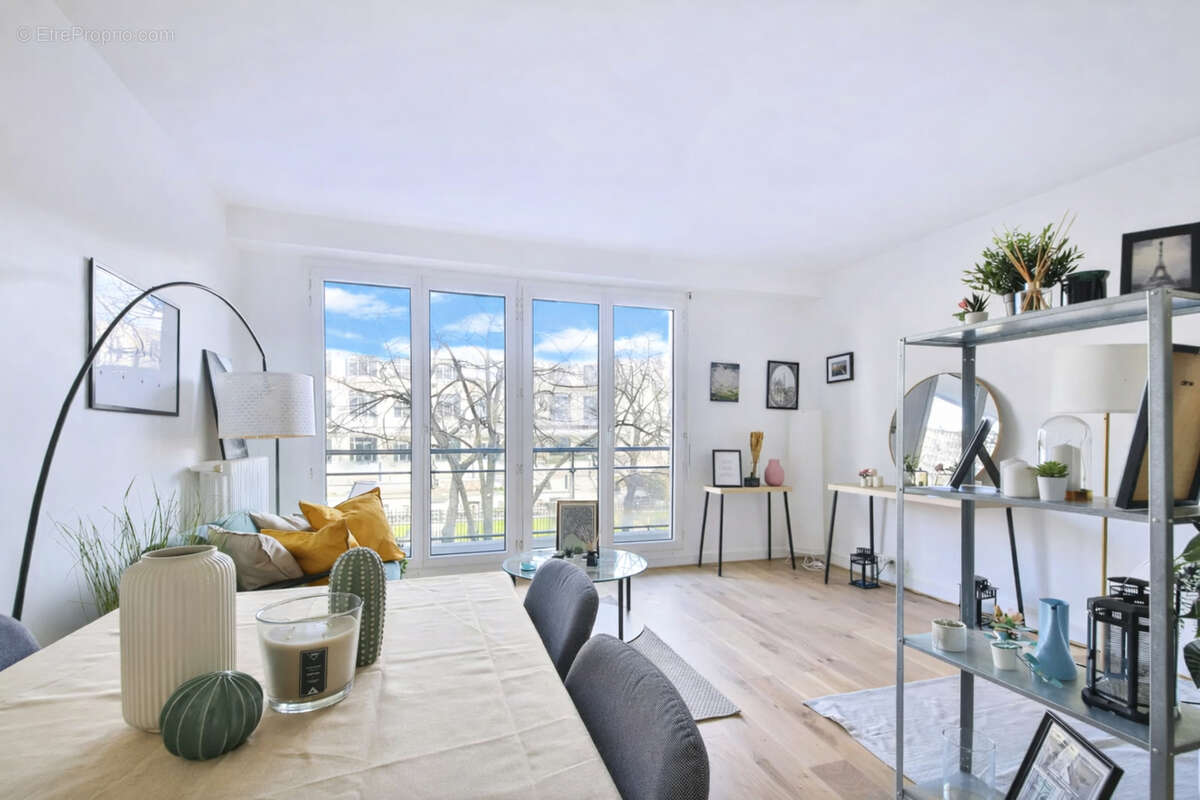 Appartement à PARIS-15E