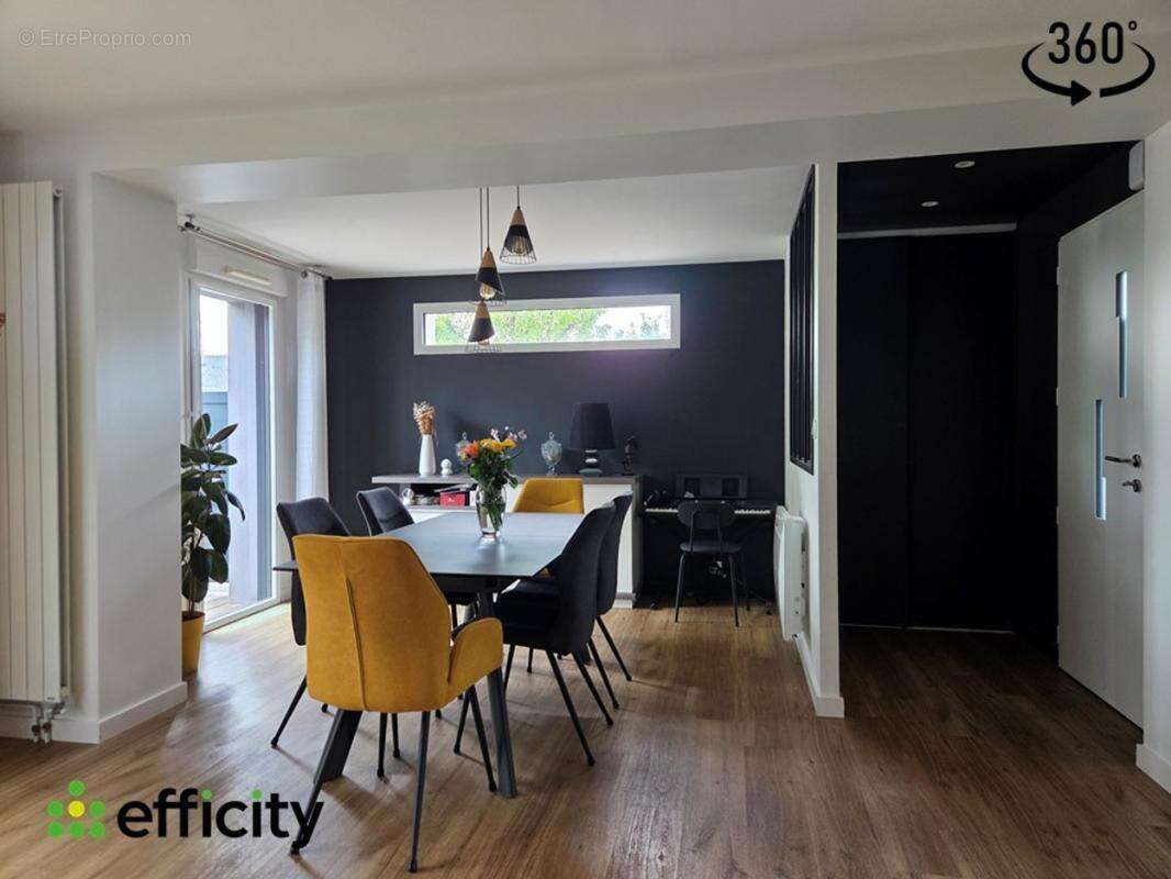 Maison 127 m² à La Chapelle-Des-Fougeretz  - photo 3