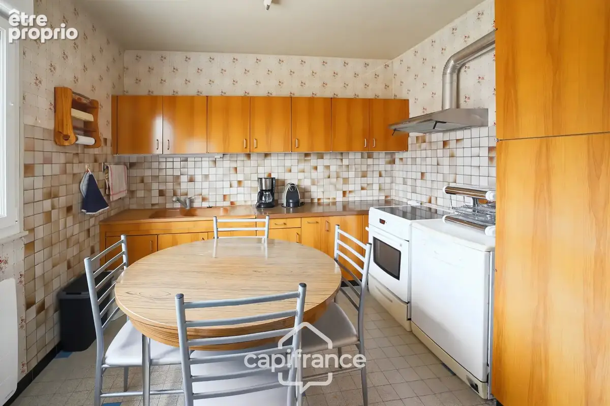 Maison sur sous-sol complet, 4 chambres avec grand garage et terrain clos à Domblans (39) - photo 7