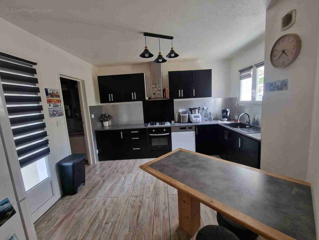Maison de 124m2 avec 4 chambres, 2 salles d'eau et 2 WC - photo 2