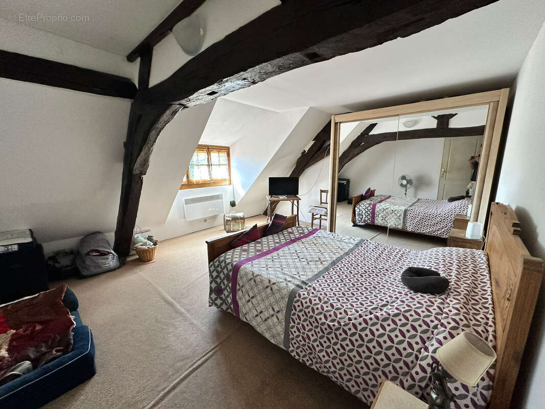 Appartement de caractère de 130 m2 en plein centre de Fay-aux-Loges - photo 4