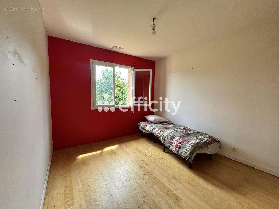 Maison 137 m² à Villaries  - photo 10