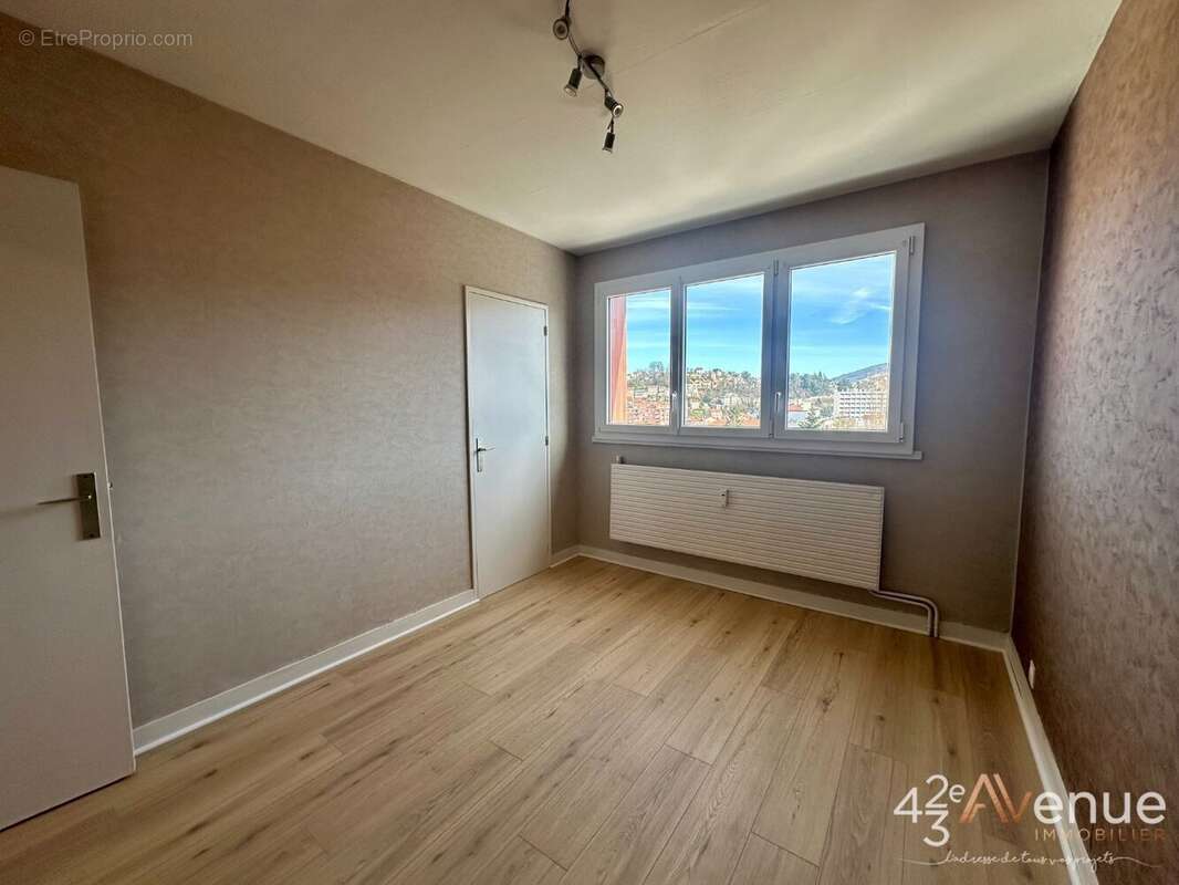 Appartement 67 m² à Saint-Etienne  - photo 6
