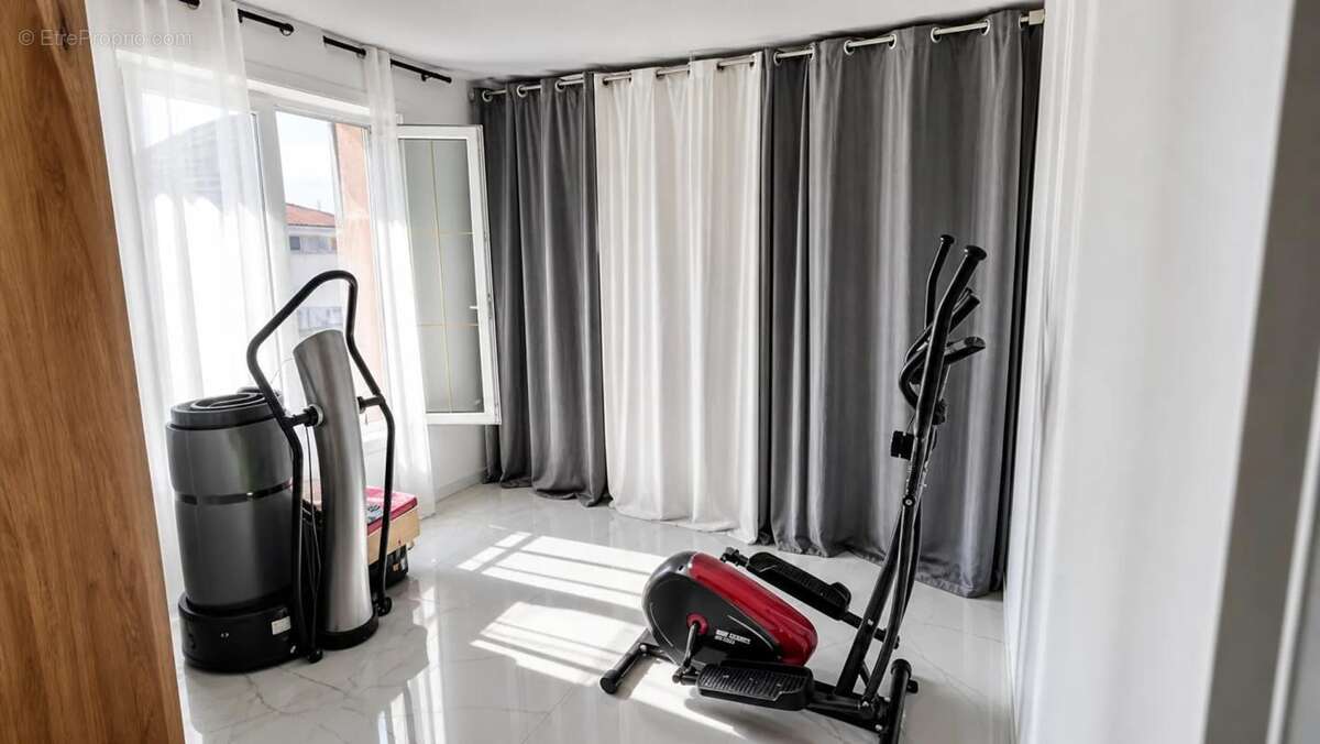 Maison de 7 pièces de 140 m² à Clichy-sous-Bois - photo 10