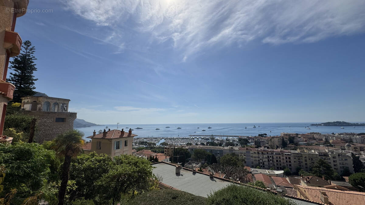 Appartement à BEAULIEU-SUR-MER