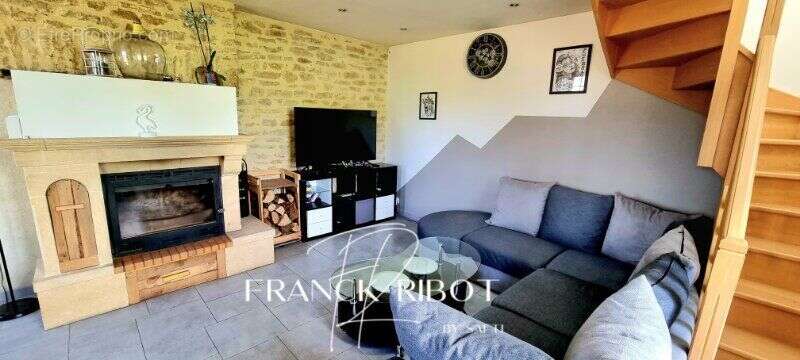 Maison 105 m² à Savigny-En-Terre-Plaine  - photo 2