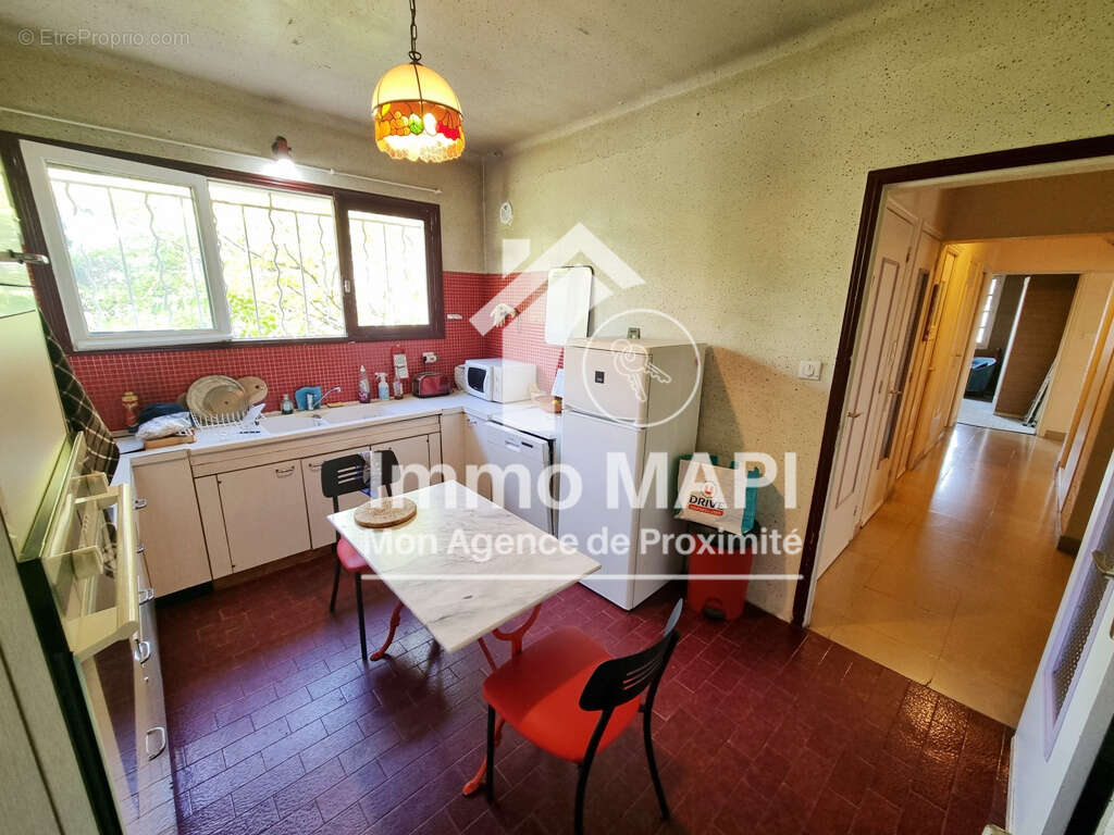 Lattes - Maison indépendante T7 de 200m2 sur terrain de 1312m2 - photo 5