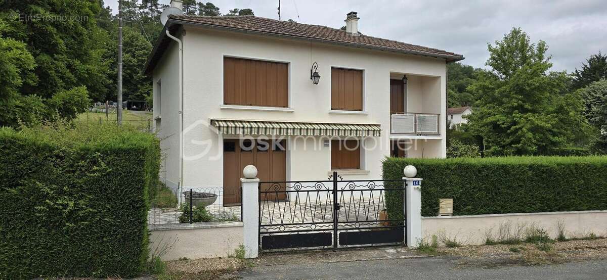 Maison à NEUVIC
