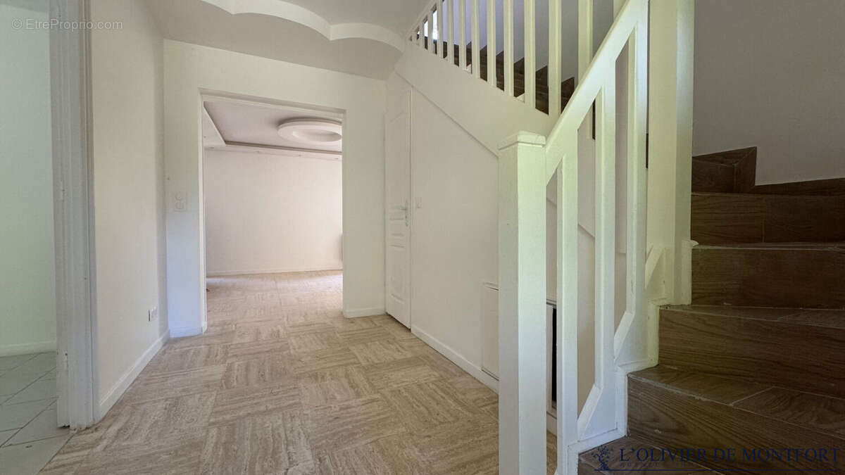 Maison à LE PERRAY-EN-YVELINES