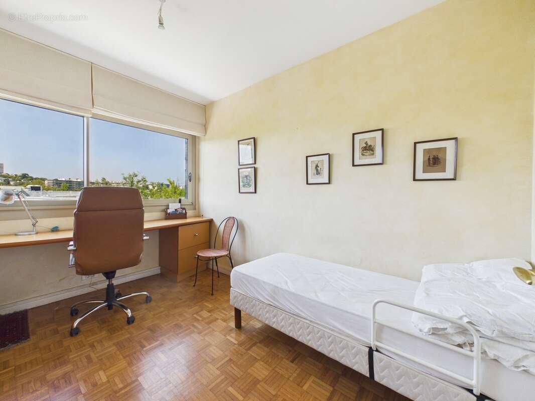À vendre Appartement T5 de 150 m² au dernier étage avec terrasse à Saint-Giniez MARSEILLE 8E ARRONDISSEMENT - photo 10