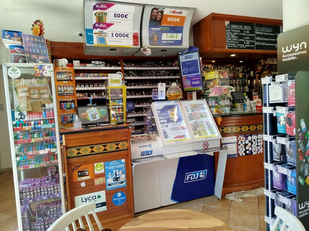 A vendre 349 000 euros une grande Brasserie, Tabac, PMU, FDJ, restaurant située dans un quartier en expansion - photo 3