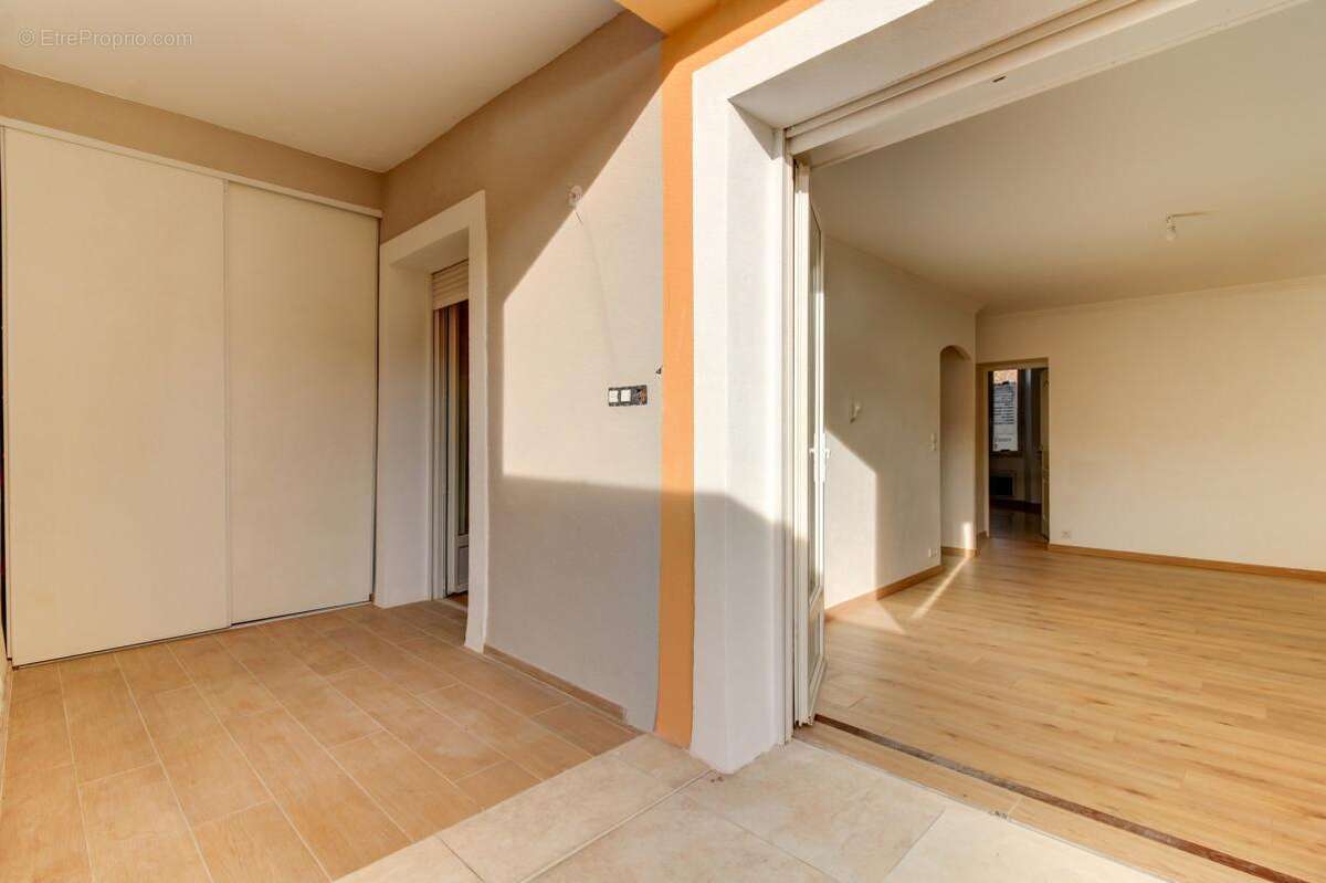 Appartement à SAINT-MARTIN-DU-VAR