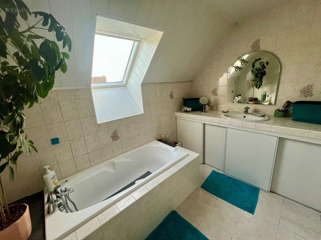 Maison à BRUYERES-LE-CHATEL