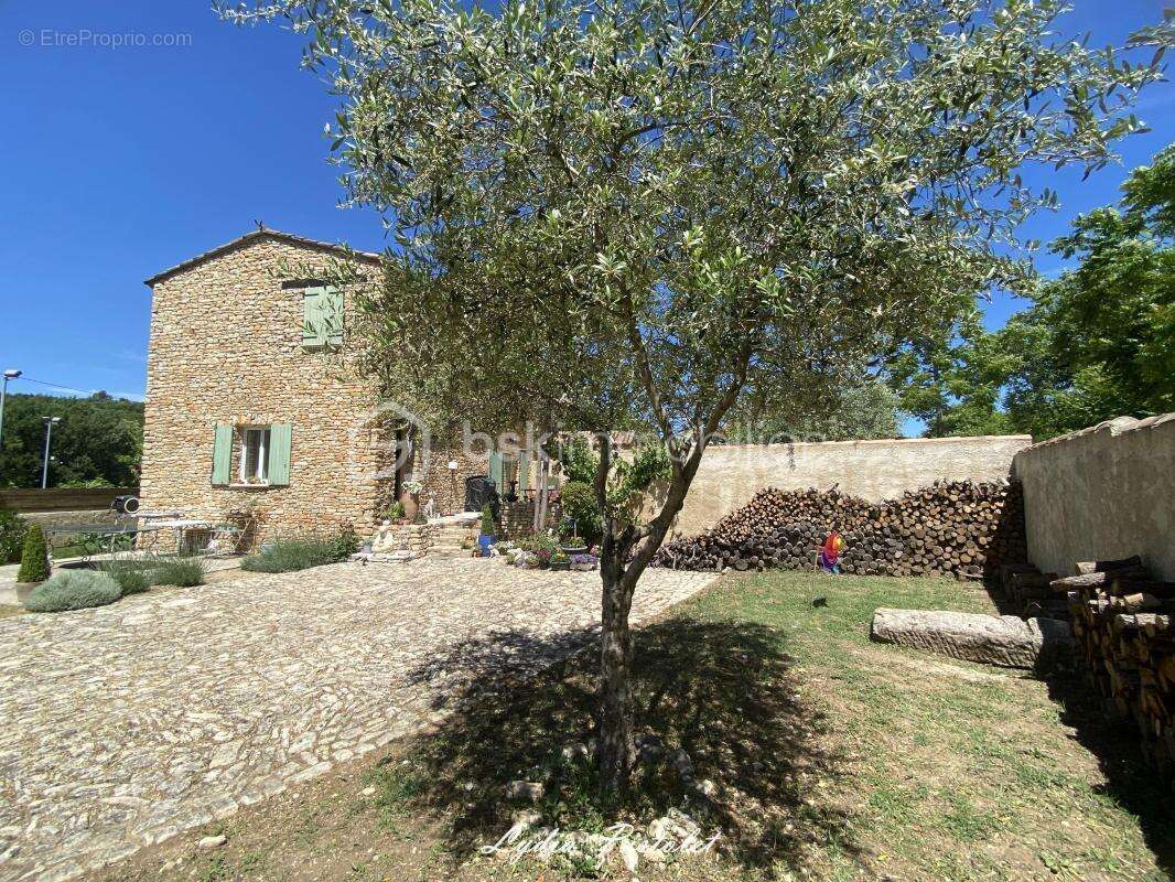 NOUVEAU - EN EXCLUSIVITÉ À Apt en Luberon (84400) - Une maison récente au charme authentique de la Provence - photo 2