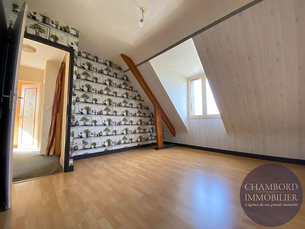 Maison à SAINT-SULPICE-DE-POMMERAY