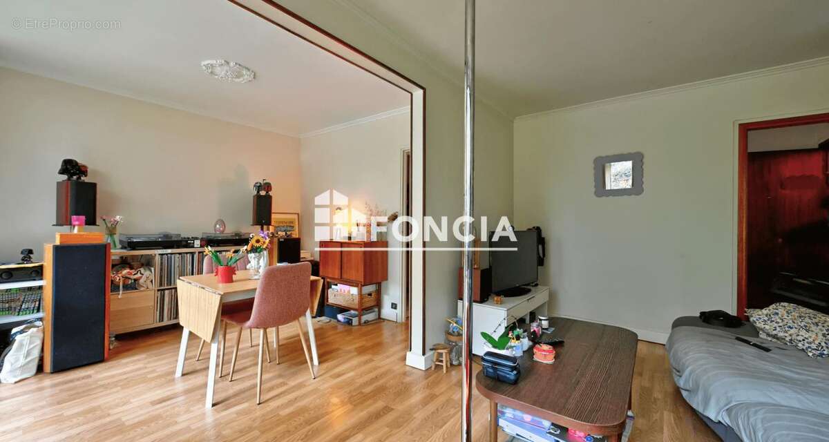 Appartement à FONTENAY-LE-FLEURY