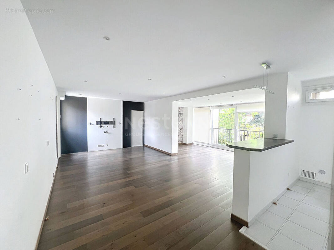 Appartement à LAMORLAYE