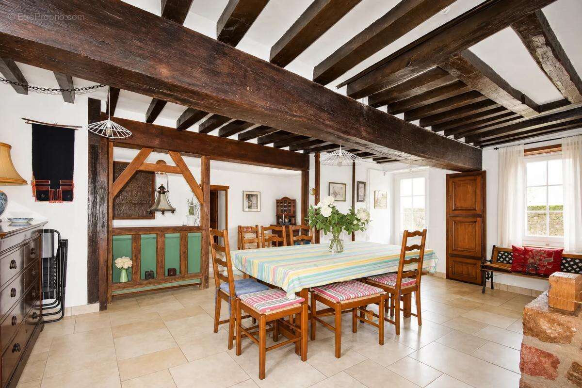 Maison familiale de 319 m² à Saintigny, 10 pièces - photo 11