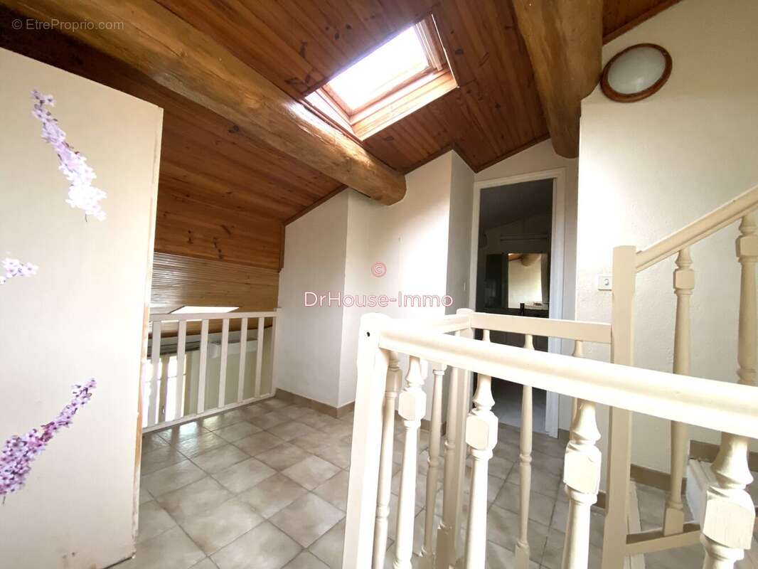 Maison à SAINT-LAURENT-D'AIGOUZE