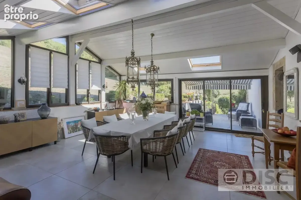 Propriété de charme avec piscine, jacuzzi et 7 hectares dans un environnement préservé - photo 9