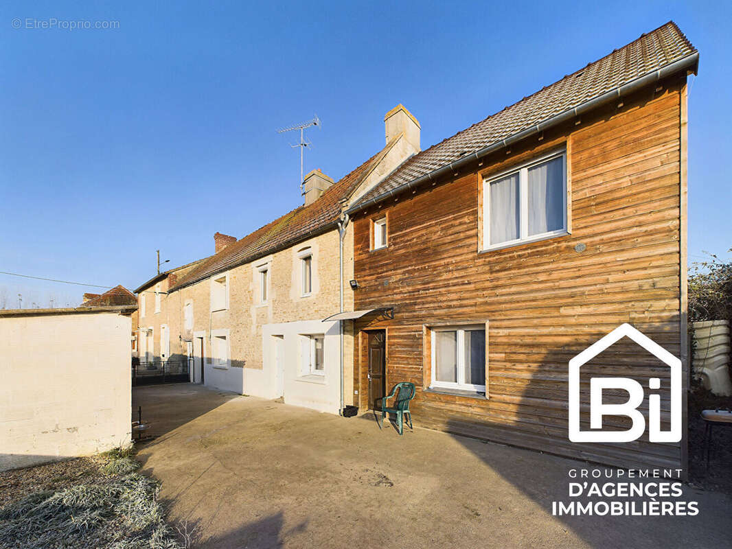 Maison à MEZIDON-CANON