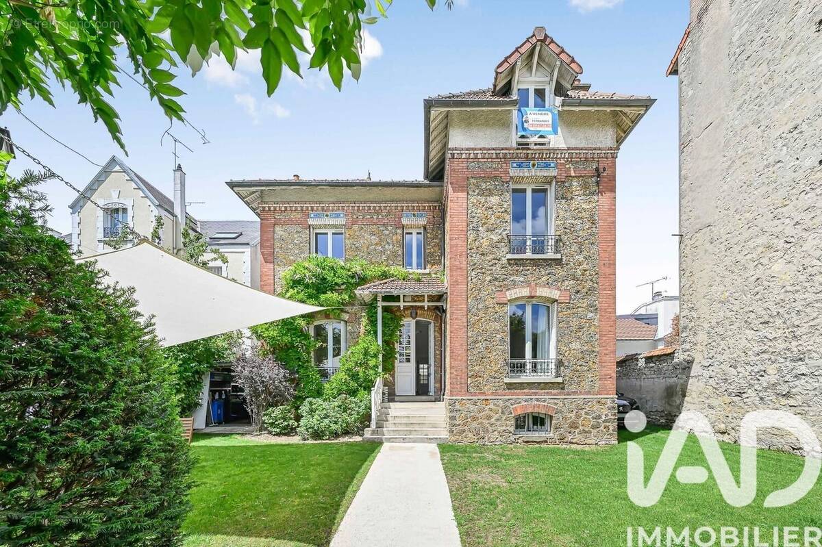 Photo 1 - Maison à SAINT-MAUR-DES-FOSSES