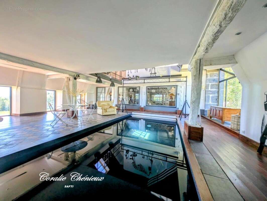 Photo 5 - Maison à ANGLARDS-DE-SALERS