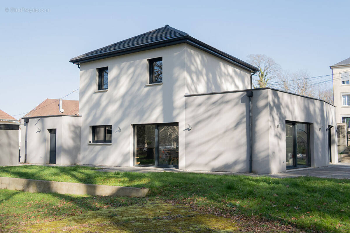 Maison à MONTFERRAND-LE-CHATEAU