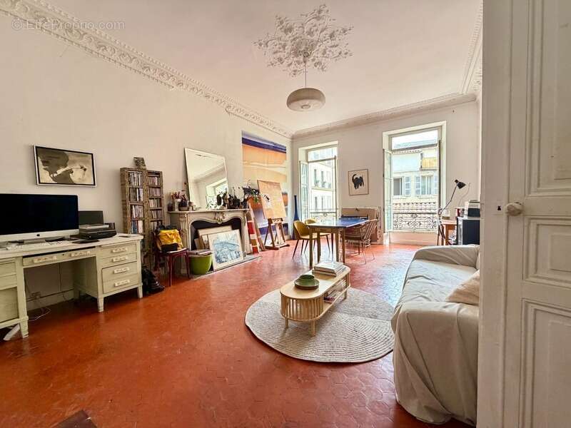 Appartement à MARSEILLE-1E