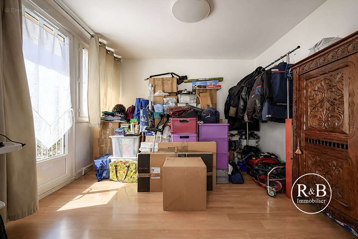 Appartement à LES CLAYES-SOUS-BOIS