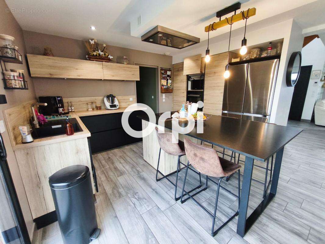 Maison à GONDECOURT