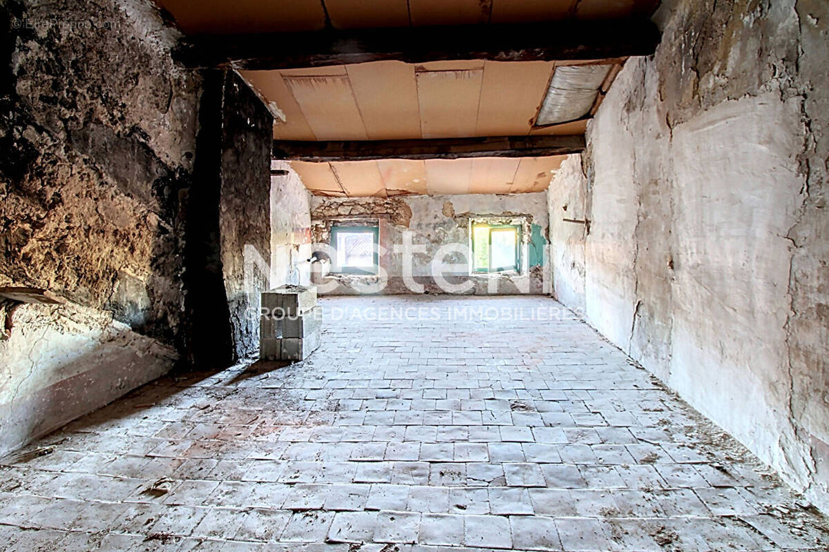 Appartement à LORGUES