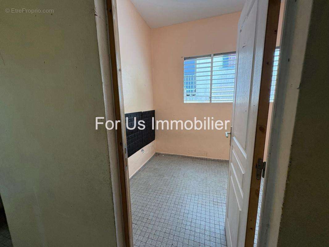 Maison à LES ABYMES