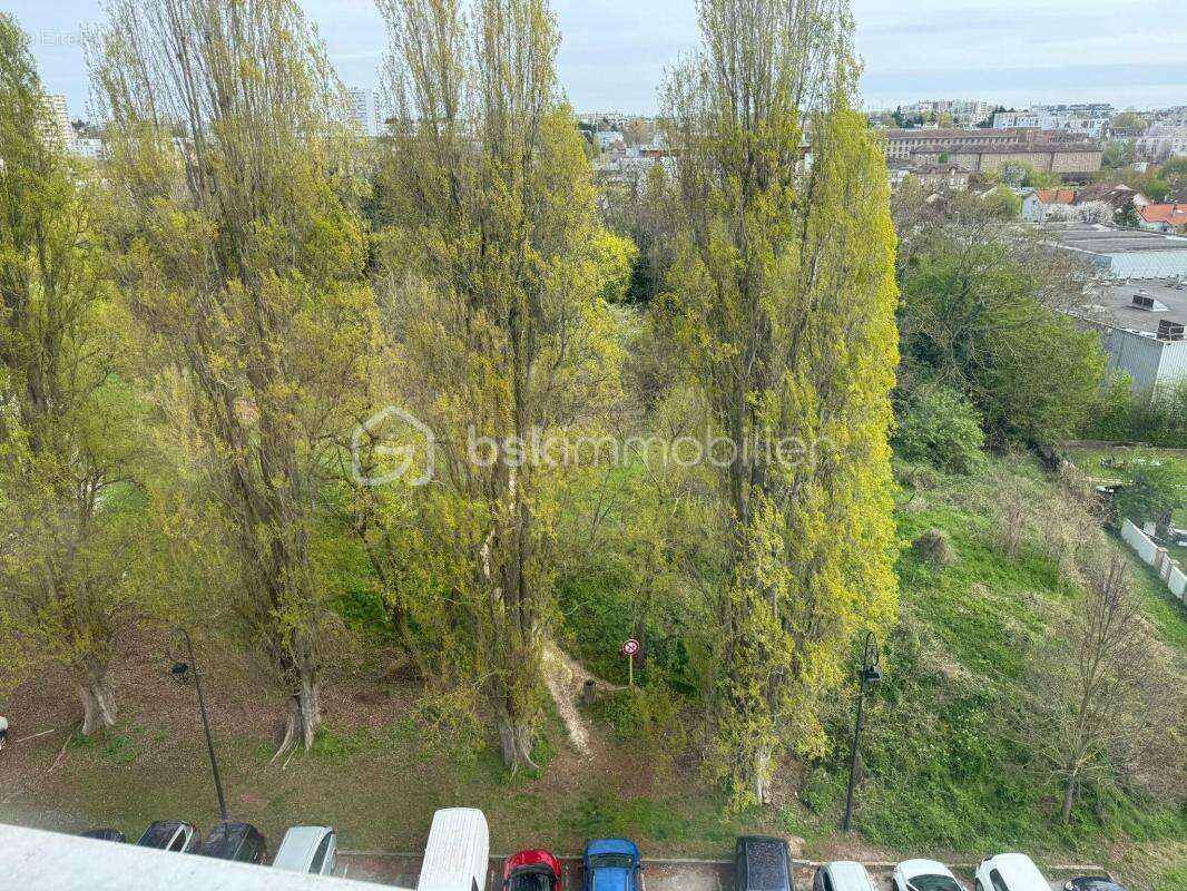 Spacieux 4 pièces de 75 m² avec 3 chambres/balcon/ cave et vue dégagée - photo 11