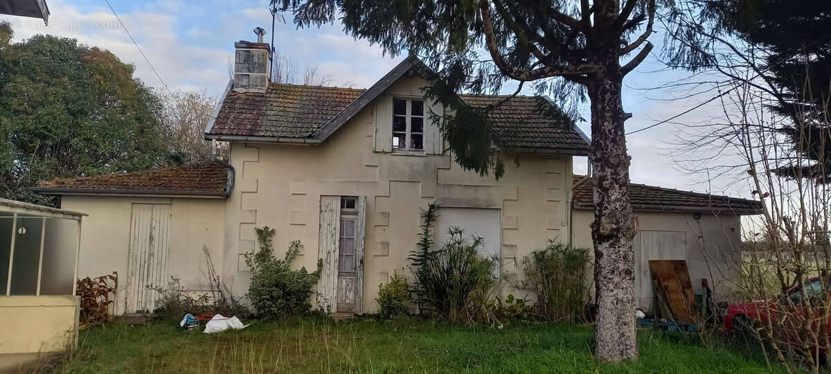 Maison à SAINT-GIRONS-D'AIGUEVIVES
