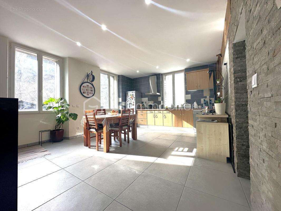 Maison de 128 m2  À 5 min des Thermes de La Léchère - photo 4
