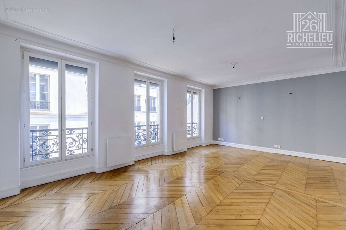 Appartement à PARIS-2E