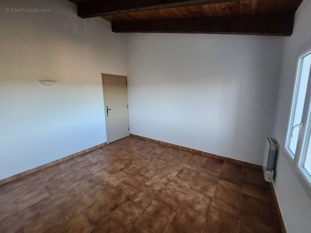 Maison à MONTAREN-ET-SAINT-MEDIERS