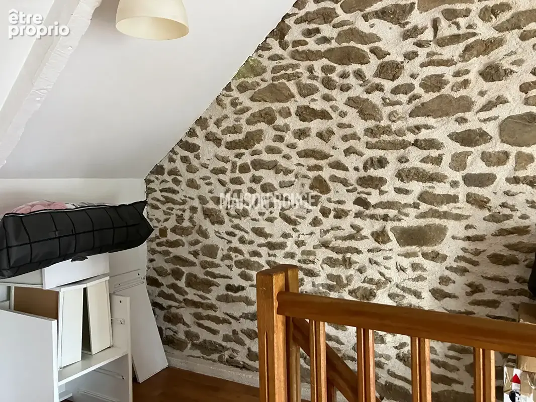 PLESTAN - Maison en pierre rénovée avec deux logements indépendants - photo 8