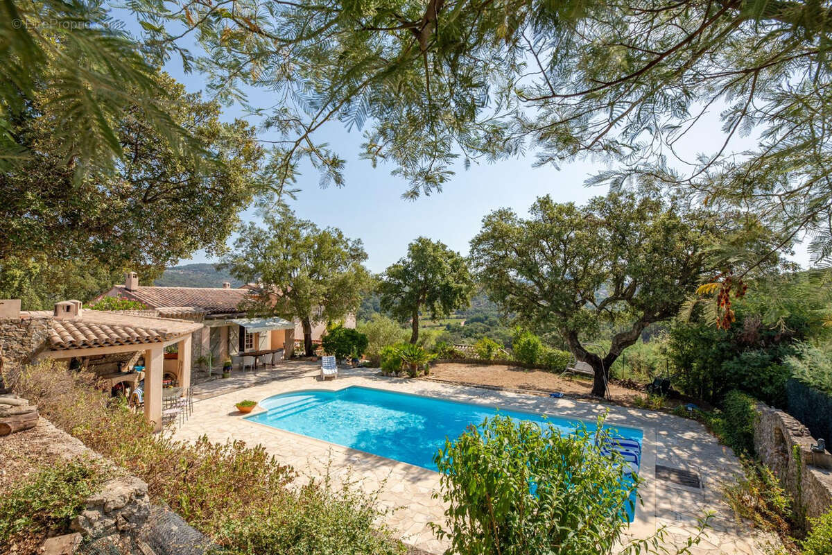 Maison à PLAN-DE-LA-TOUR