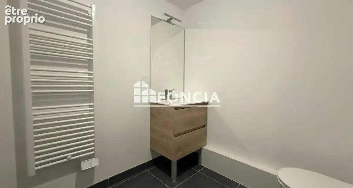 BOURG L'ÉVÊQUE Studio, nouvelle résidence idéalement située, très belles prestations - photo 5