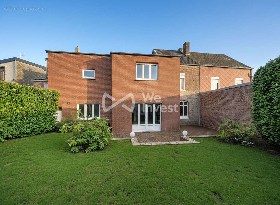 Maison à AULNOYE-AYMERIES