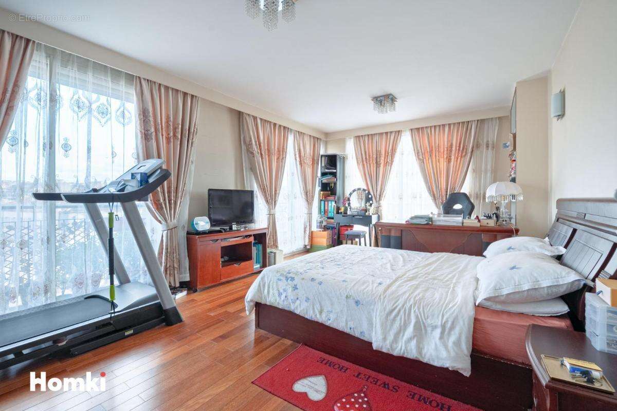 Appartement à MARSEILLE-1E