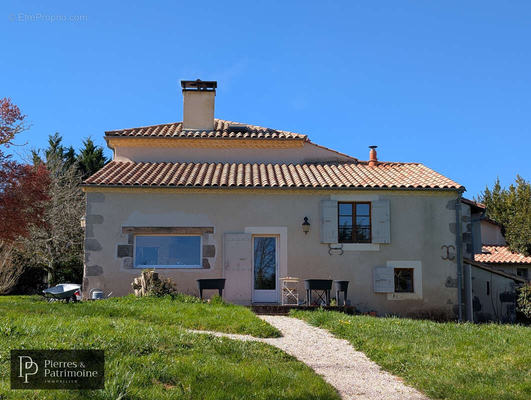 Maison à MONCRABEAU