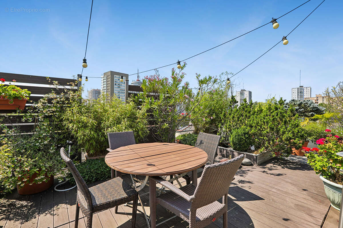 Appartement à LES LILAS