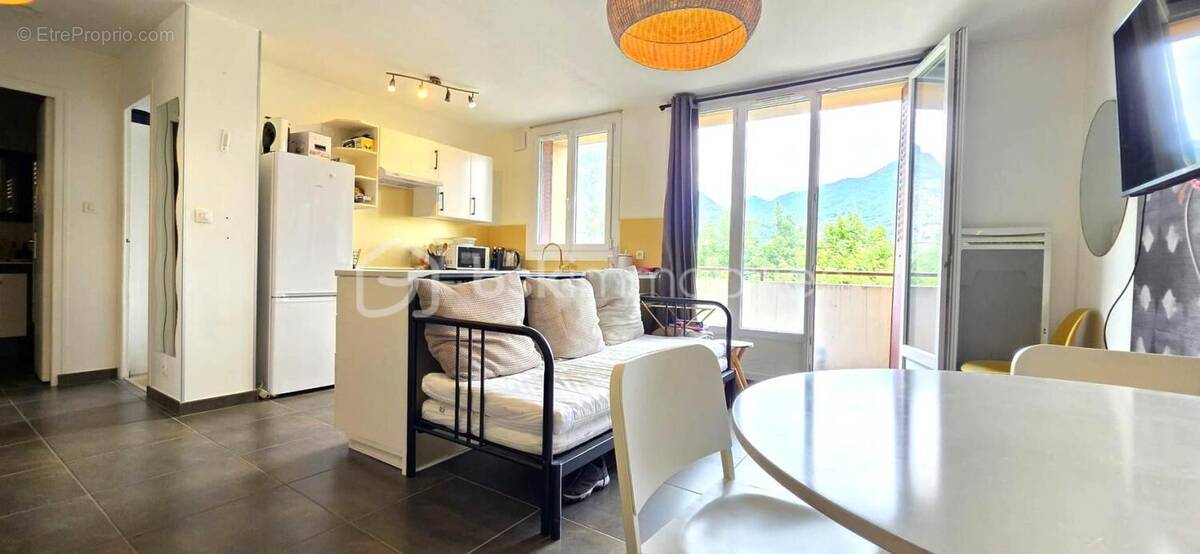 Appartement à FONTAINE