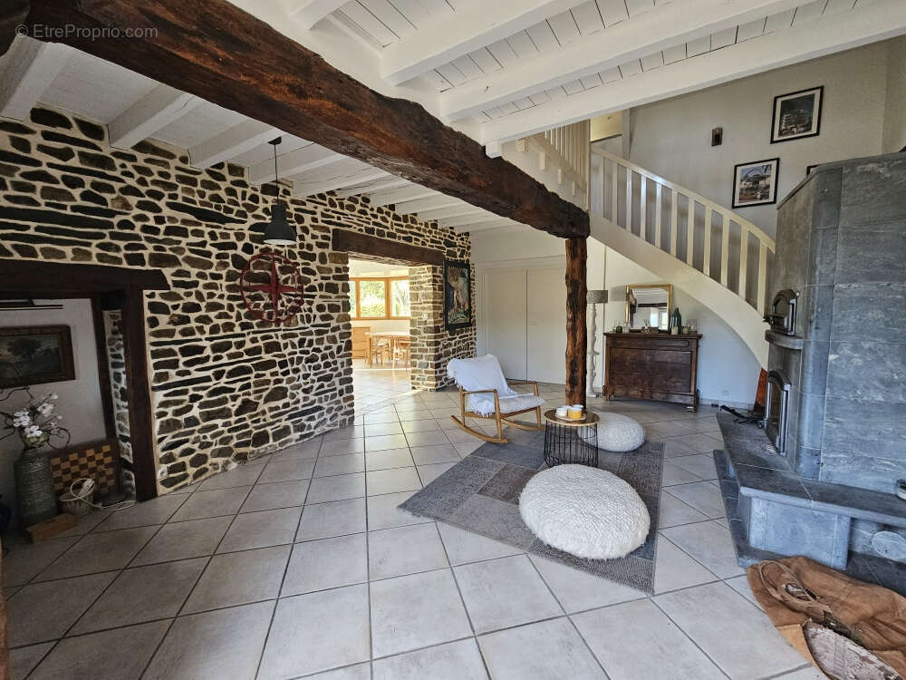 Maison à VERN-SUR-SEICHE